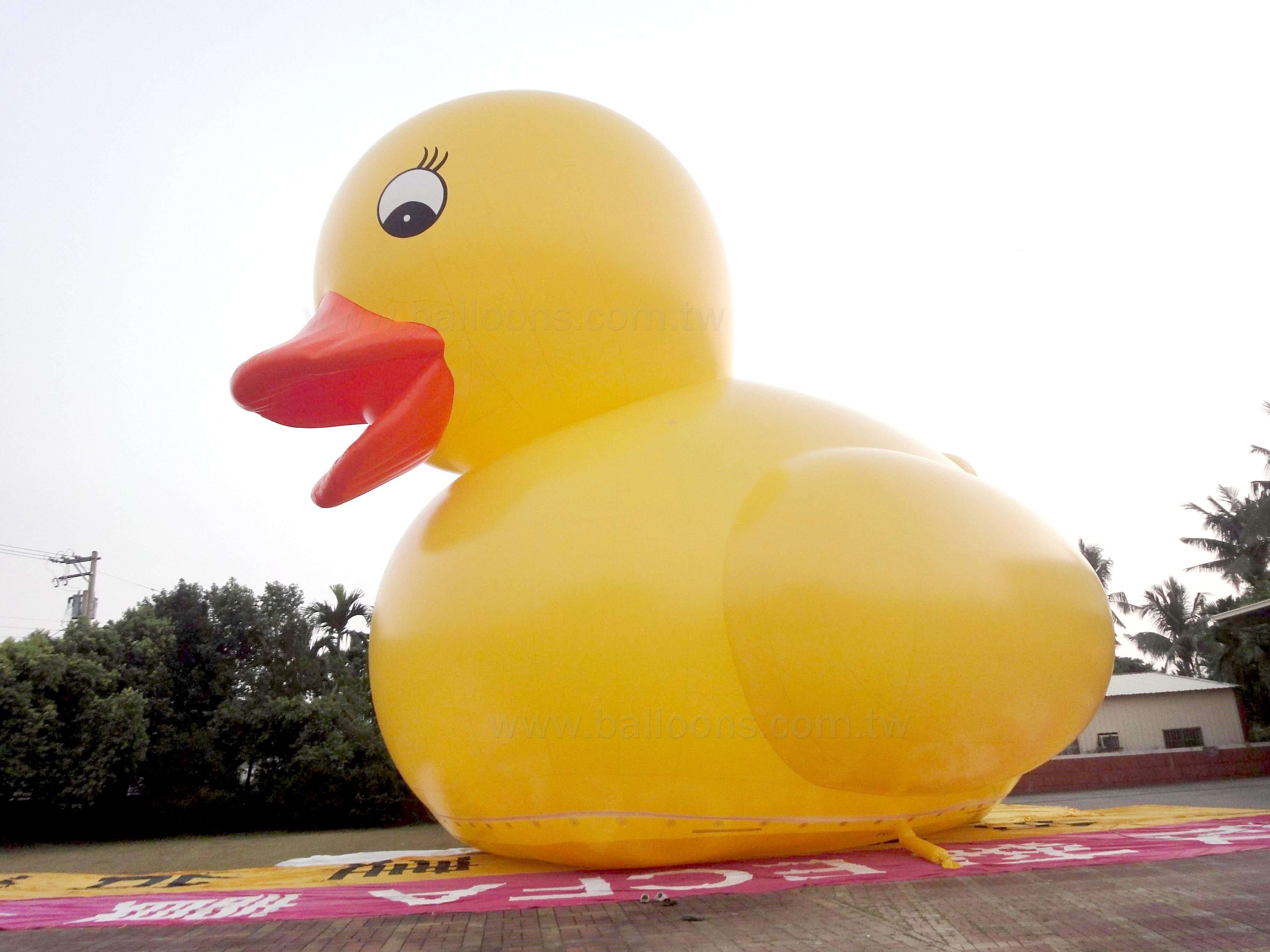 Giant Advertising yellow duck balloon大型黃色小鴨造型氣球