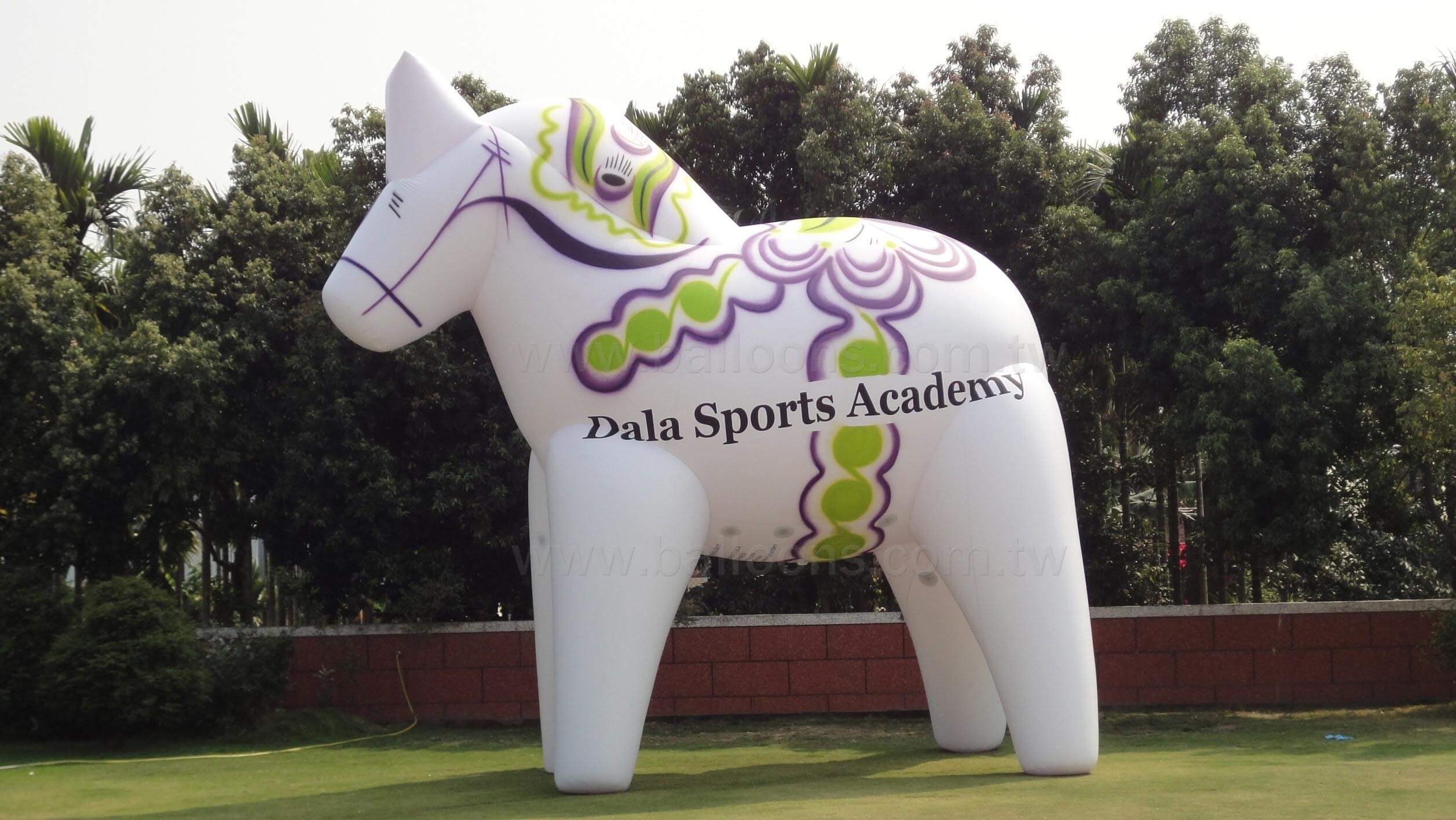 Inflatable advertising painted horse balloons大型彩繪白馬廣告氣球
