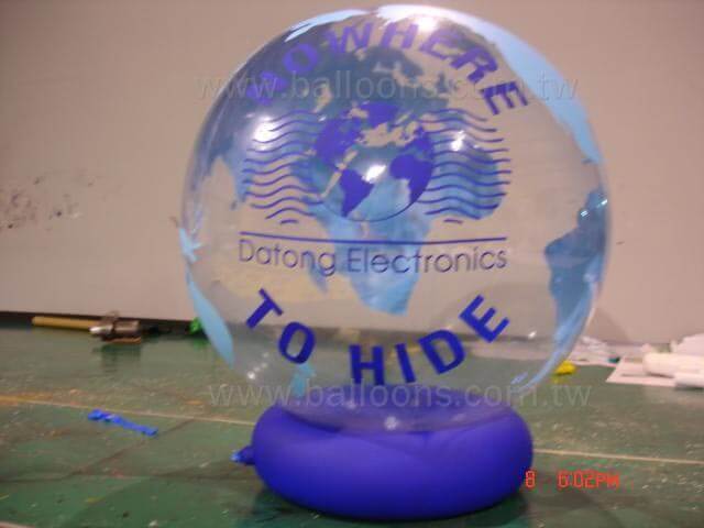 Custom painted globe balloon and plinth立地式手繪美工透明地球廣告氣球